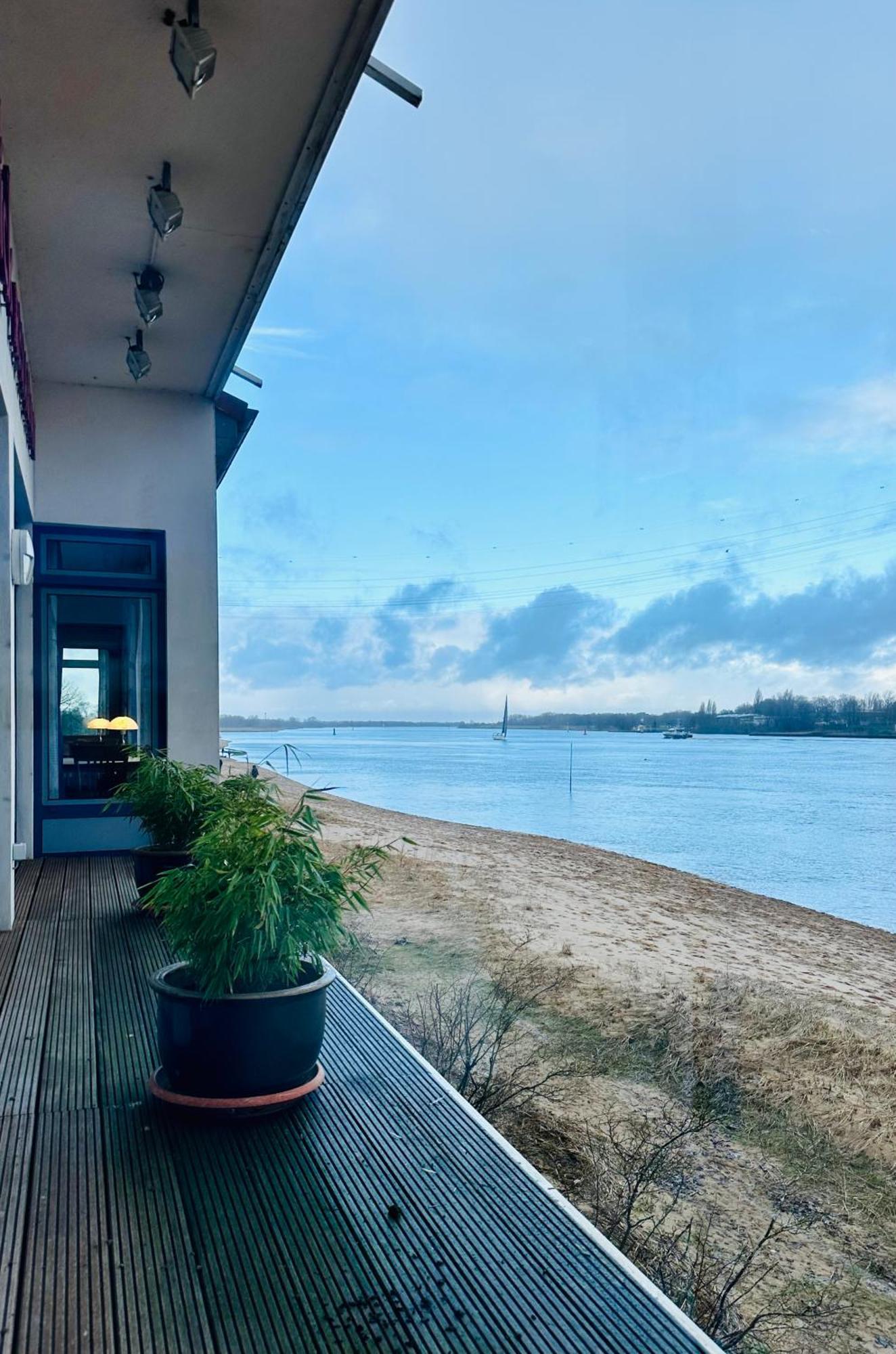 Gaestehaus Weserblick Am Weser-Sandstrand Berne Luaran gambar