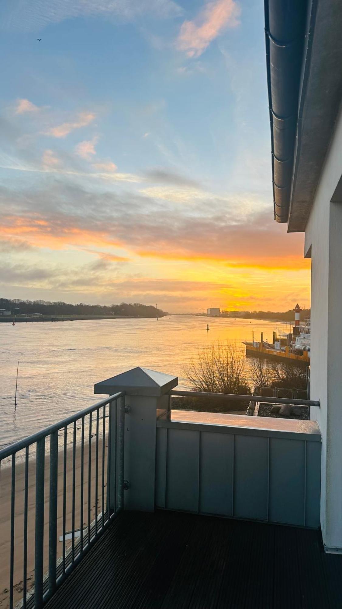 Gaestehaus Weserblick Am Weser-Sandstrand Berne Luaran gambar
