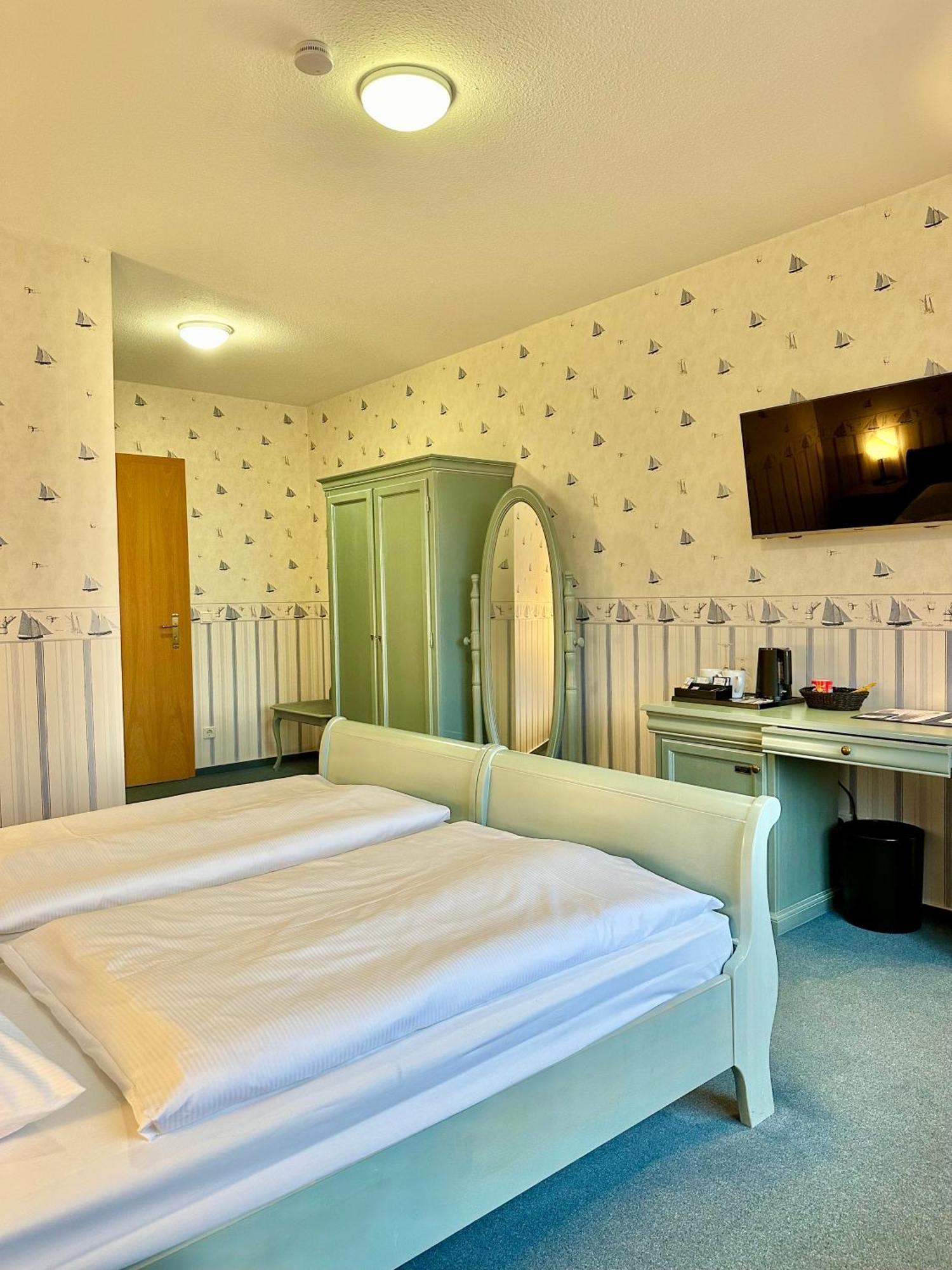 Gaestehaus Weserblick Am Weser-Sandstrand Berne Luaran gambar