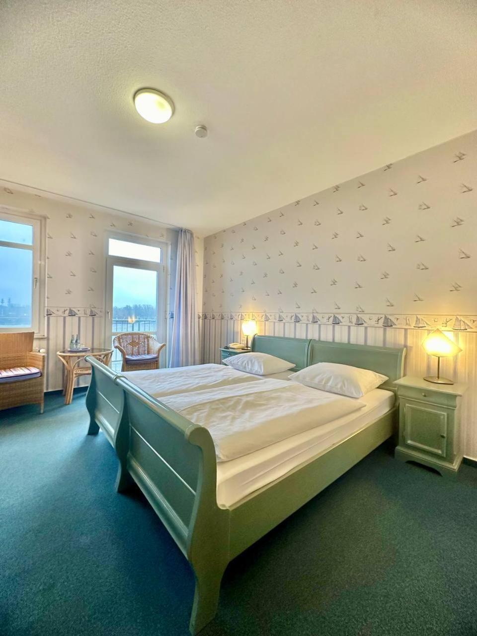 Gaestehaus Weserblick Am Weser-Sandstrand Berne Luaran gambar