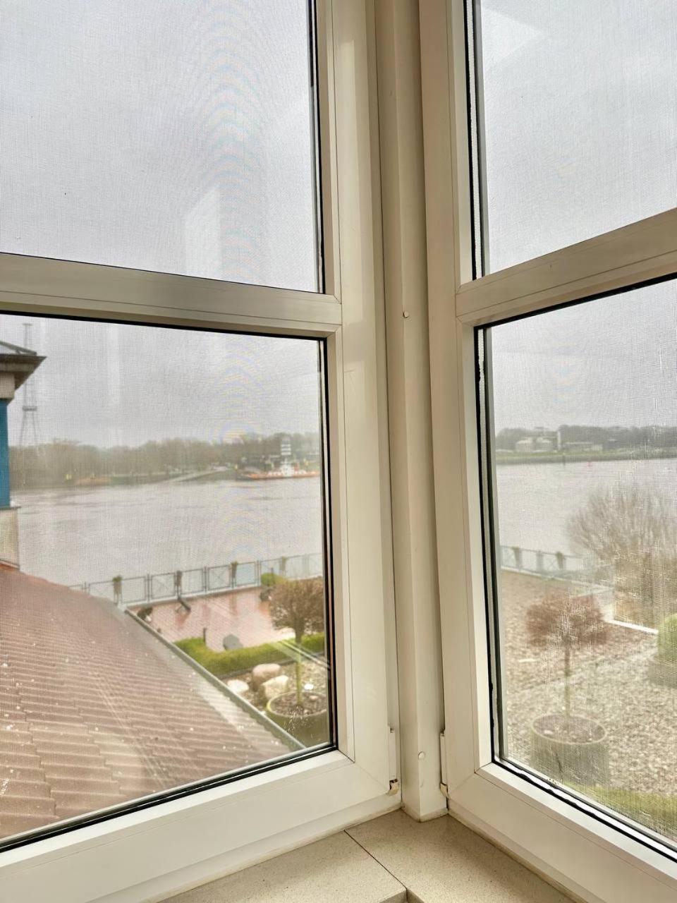 Gaestehaus Weserblick Am Weser-Sandstrand Berne Luaran gambar