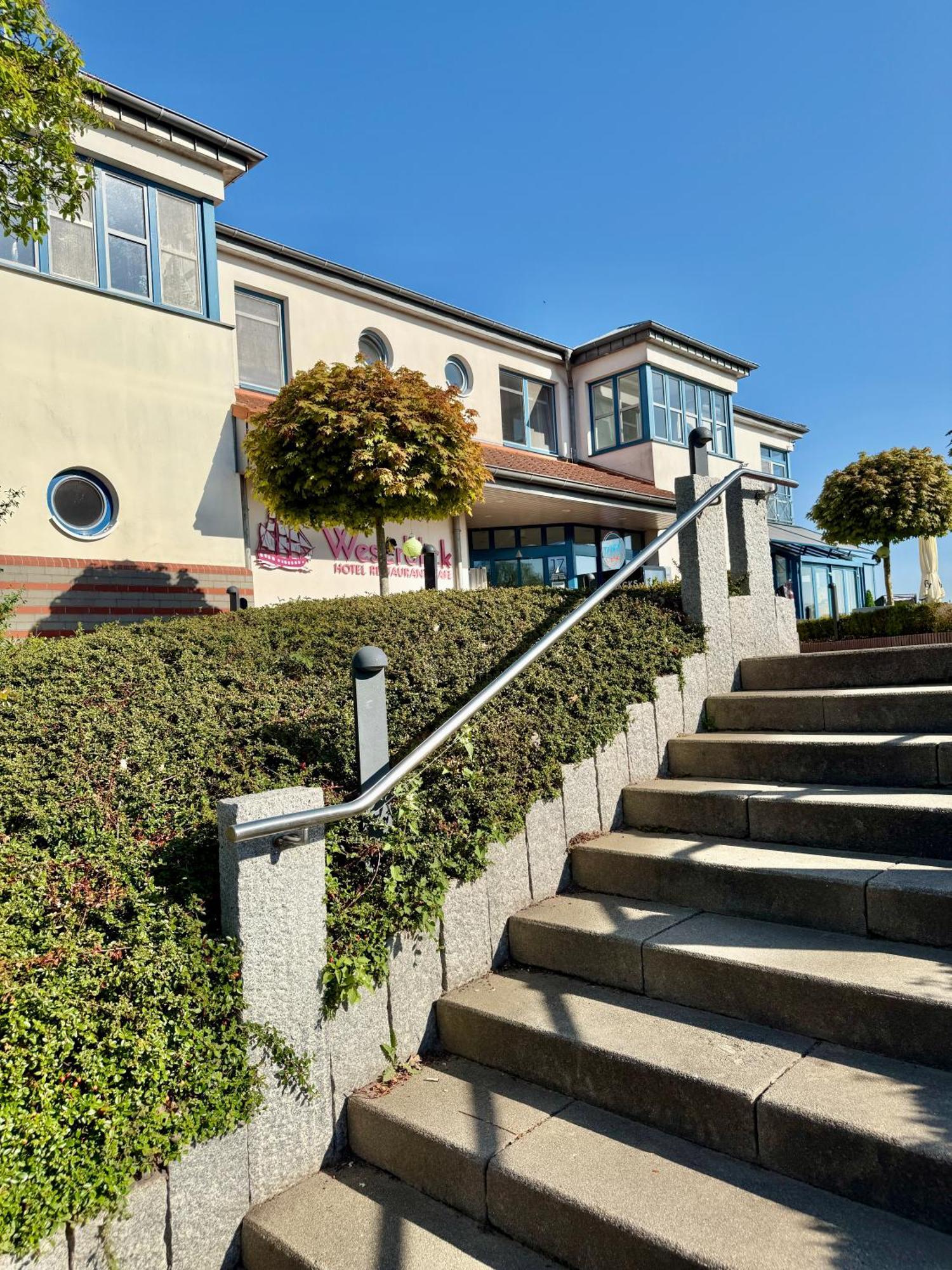 Gaestehaus Weserblick Am Weser-Sandstrand Berne Luaran gambar