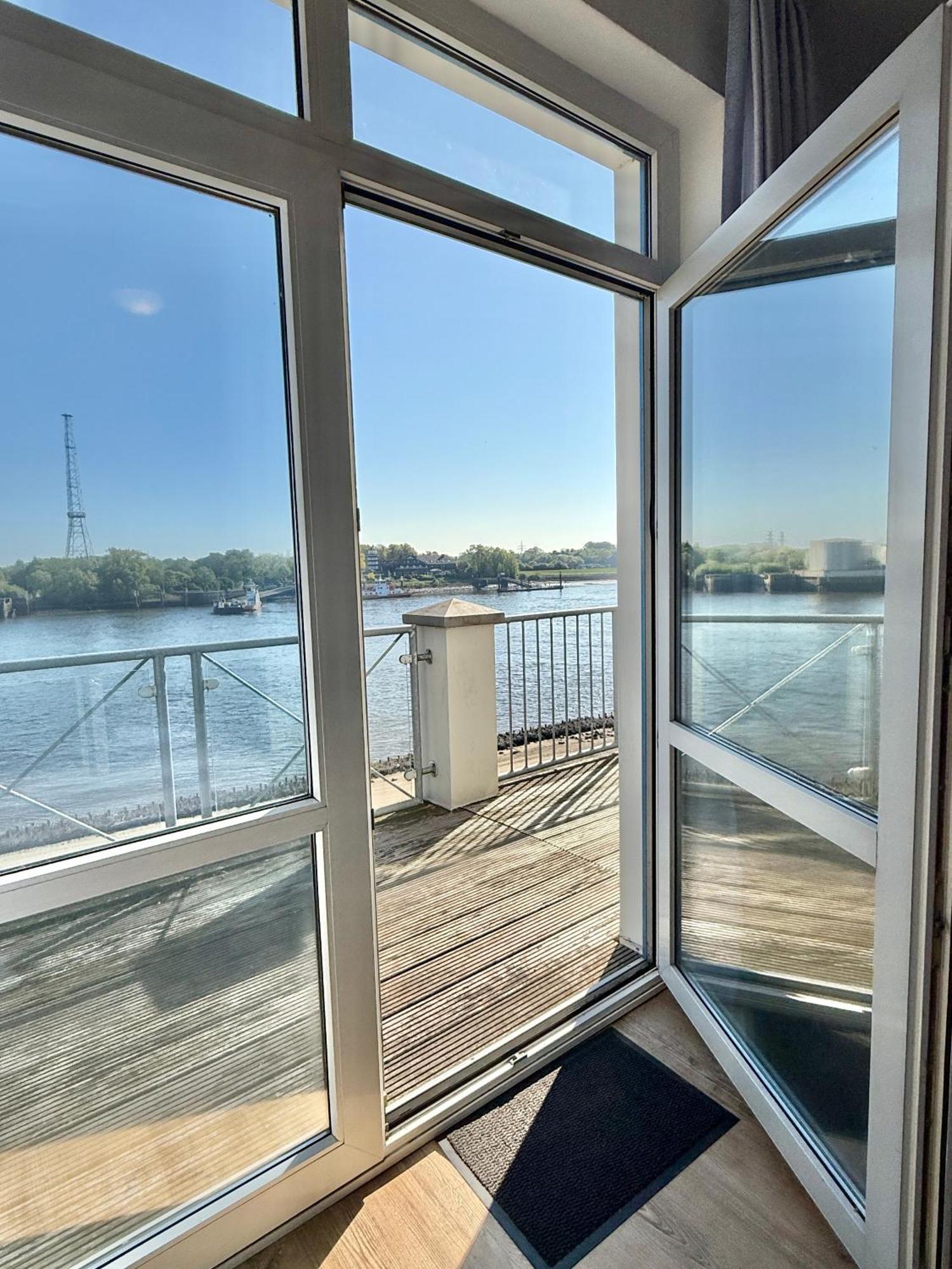 Gaestehaus Weserblick Am Weser-Sandstrand Berne Luaran gambar