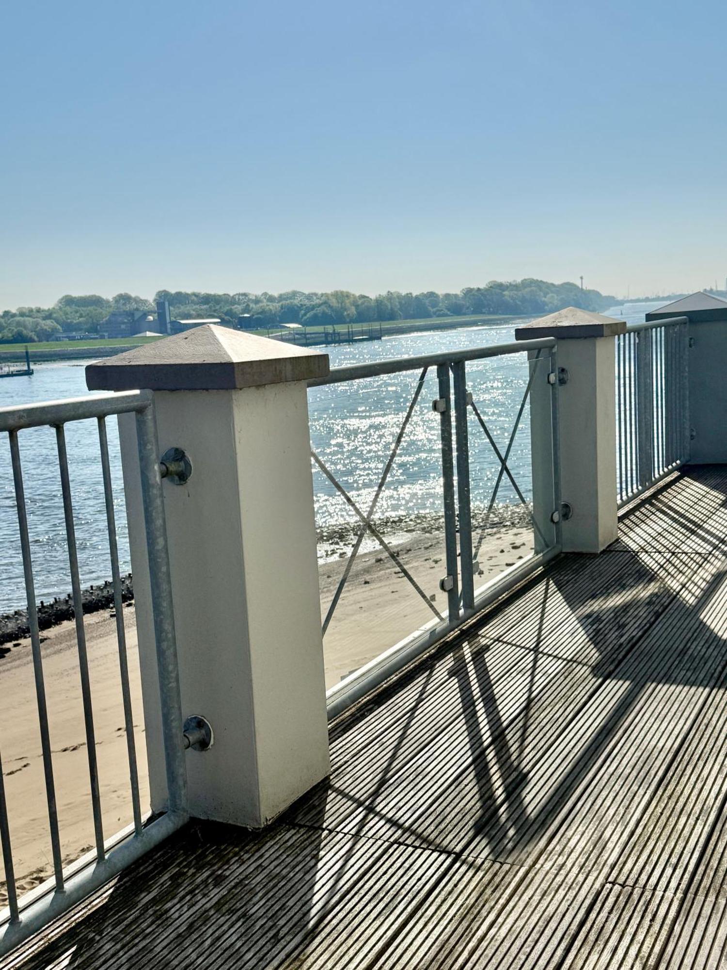 Gaestehaus Weserblick Am Weser-Sandstrand Berne Luaran gambar
